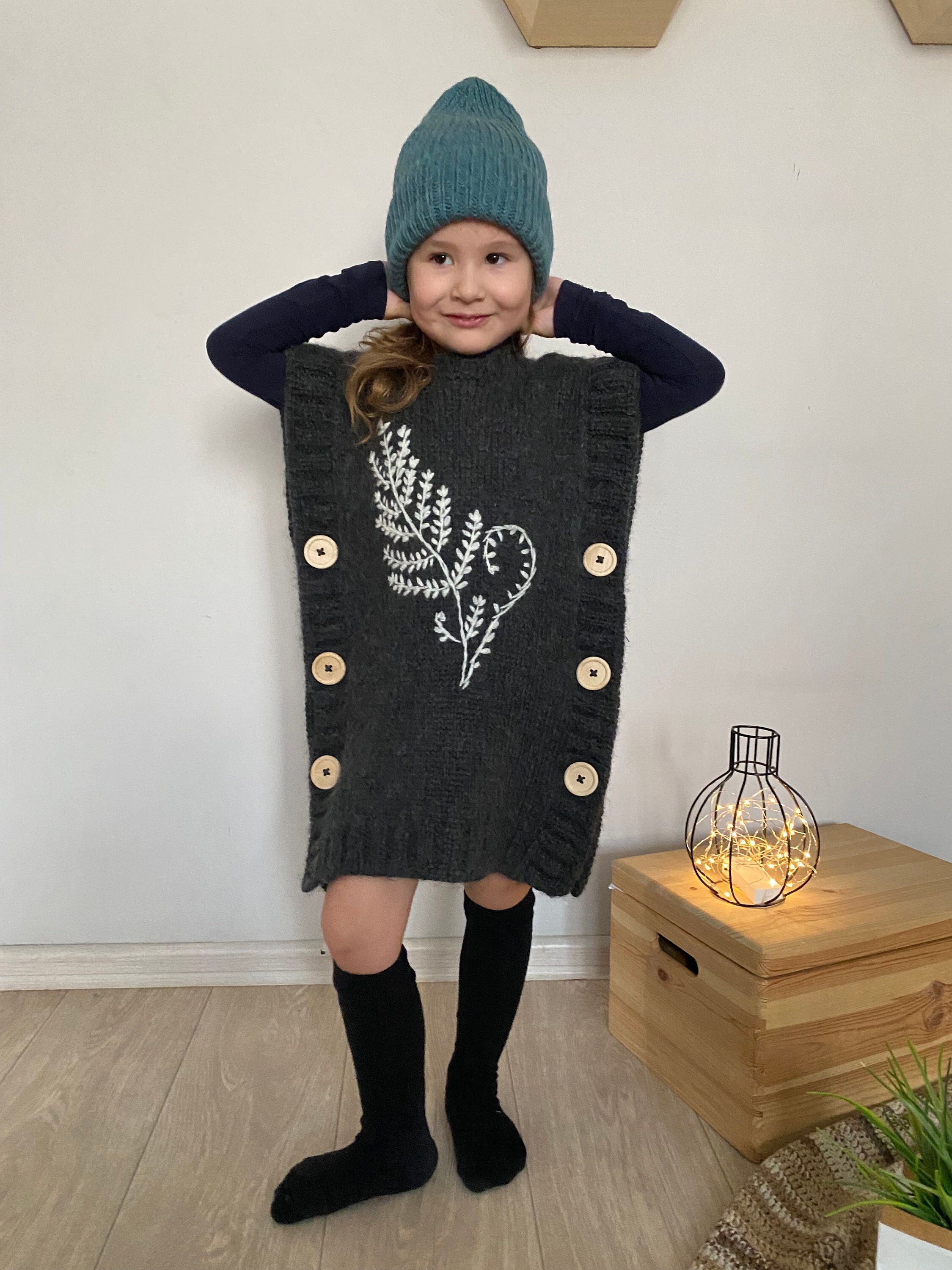 Embroidered Knit Vest for Girls With 
