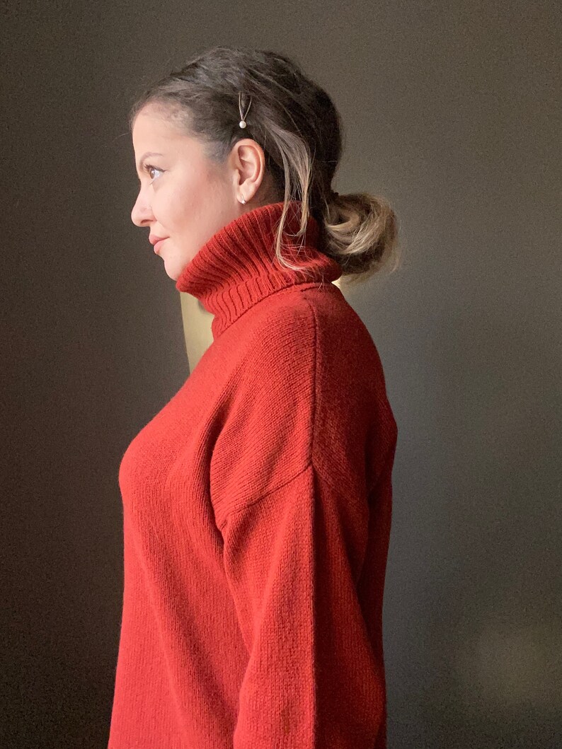 Luxurious Cashmere Sweater for Her. Beautiful Christmas Present. Loose turtle-neck sweater with assymetric hemline. Merino sweater for Women image 5