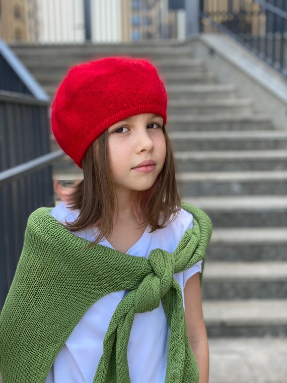 Boina roja esponjosa para niñas. Sombrero plano de punto Etsy México