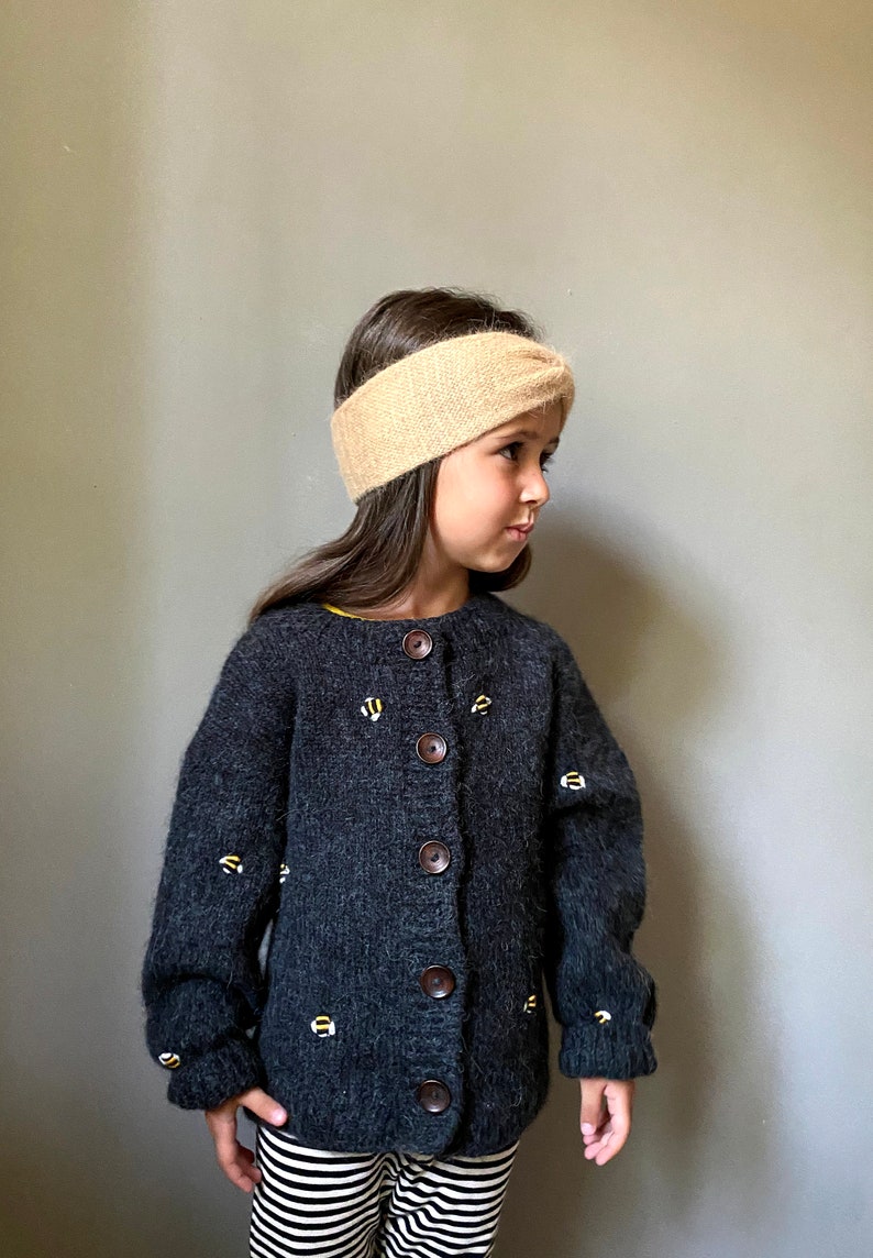 Chunky knit cardigan for girls with bee embroidery. Alpaca cardigan sweater girls. Oversized crew neck cardigan. Toddler bee sweater. image 8