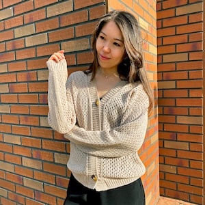 Handgestrickte Netzjacke. Baumwoll-Strickjacke für Frauen. Durchsichtig Pullover. Oversized Sommer Cardigan. Coole Strickjacke für Sie. Cardigan aus Baumwollstrick