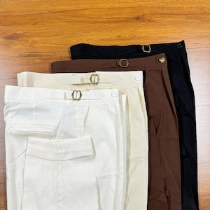 Benutzerdefinierte 4 Farben Baumwollleinenhosen, Herren-Baumwollleinenhosen mit Falten, Sommer Atmungsaktive Leinenhose, Gurkha-Leinenhose mit hoher Taille