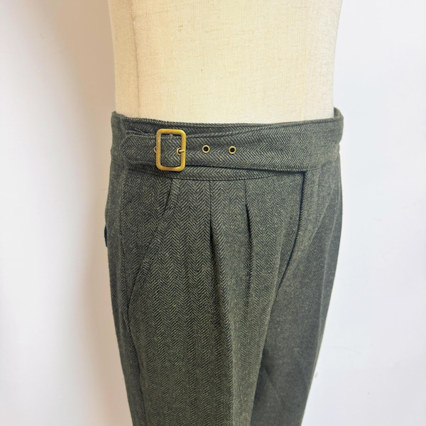 Gezellige wollen broek met plooien, wollen herenbroek met rechte pijpen, verstelbare taille Gurkha-broek, grote wollen broek met rolzoom