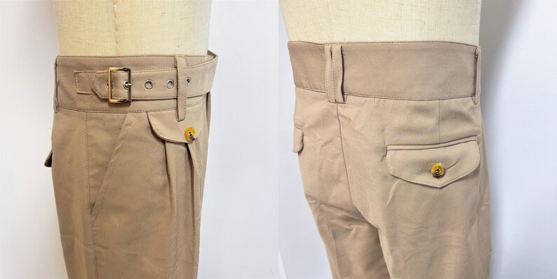 Puede incluir: Pantal&oacute;n beige de cintura alta con cintur&oacute;n. El pantal&oacute;n tiene un frente plisado y un solo bolsillo trasero con cierre de bot&oacute;n.