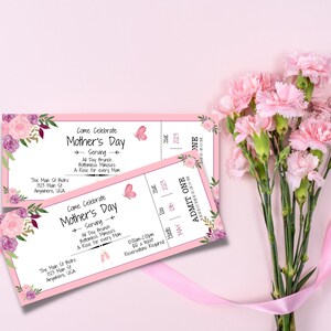 Puede incluir: Dos boletos rosas y blancos con dise&ntilde;os florales y mariposas. Los boletos dicen "Come Celebrate Mother's Day" y tienen el texto "ADMIT ONE" en el lado derecho. Los boletos est&aacute;n sobre un fondo rosa con flores rosas.