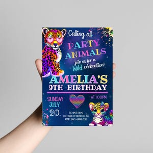 Puede incluir: Una invitaci&oacute;n de fiesta de cumplea&ntilde;os azul y morada con un guepardo arco&iacute;ris y el texto "Calling all PARTY ANIMALS Join us for a wild celebration! AMELIA'S 9TH BIRTHDAY SUNDAY JULY 20 AT 100PM THE SMITH HOME 1122 MAIN ST YARMOUTH MA RSVP KAR-GMAIL.COM"