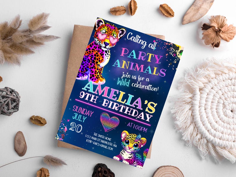 Puede incluir: Una invitaci&oacute;n de fiesta de cumplea&ntilde;os azul y morada con texto rosa ne&oacute;n y amarillo que dice "Calling all Party Animals join us for a Wild celebration! Amelia's 9th Birthday". La invitaci&oacute;n presenta un leopardo de dibujos animados con gafas de sol rosas y un guepardo arco&iacute;ris con un lazo rosa.
