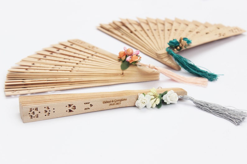 Engraved Fan Gift Wooden fan for wedding,Natural Wood Fans Hand Fan for Wedding Gift Wedding Party Favour,Personalized Wedding Gift Fans