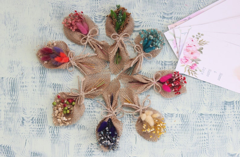 Flower Favors Wedding Favor Magnet Mini Dried Flower Gift Baby Shower 25 Pcs Personalized Wedding Favors for Guests Bridesmaid Favor