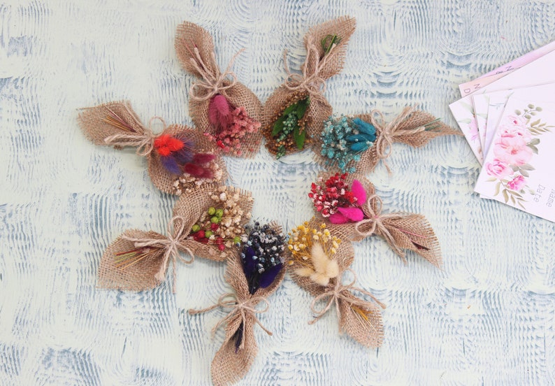 Flower Favors Wedding Favor Magnet Mini Dried Flower Gift Baby Shower 25 Pcs Personalized Wedding Favors for Guests Bridesmaid Favor