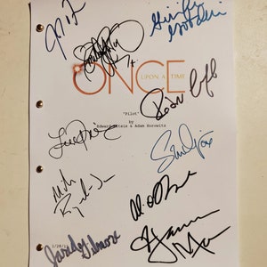 script pilot ONCE UPON A TIME autographed autographed Lana Parilla Jennifer Morrison Colin O'Donoughue