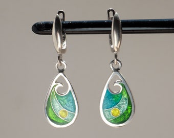 Sterlingzilveren emaille oorbellen, groene en blauwe oorbellen, handgemaakte cloisonné-oorbellen, cadeau voor vrouwen, jubileumcadeau, drop oorbellen