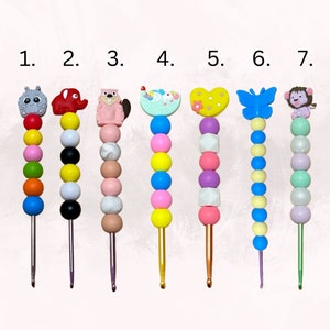 Custom Ergonomic Crochet Hook with Stylish Silicone Beads | Aluminium | Character Topper