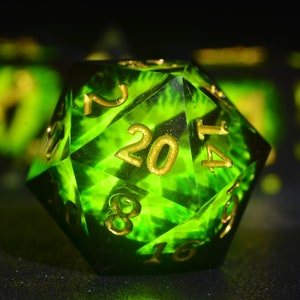 Green Dragon Eye Dice, DND Necromancer Dice,D&D resin dice set | Sharp edge polygonal dice,Dungeons and Dragons Druid Dice