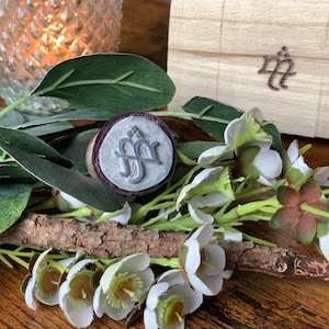 Elfenstil Monogramm Tintenstempel