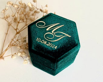 Benutzerdefinierte sechseckige Ringbox für die Hochzeit, personalisiert mit Ihren Initialen und dem Datum der Hochzeit in Gold