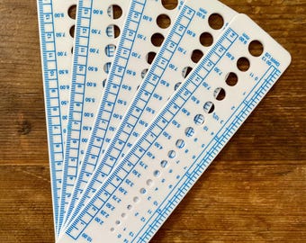 Sewing & Knitting Needle Gauge Ruler - Plastic Tool For Measuring Needle Sizes 2-10mm (US, UK, Canada Sizes)