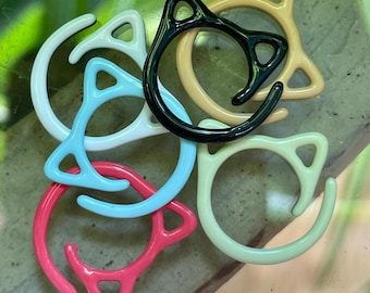 Cat Split-Ring Metal Stitch Markers: Knitting & Crochet, Flip-top Tin