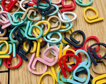 Parasol Split-Ring Plastic Stitch Markers: Knitting & Crochet in Assorted Colours w/Flip-Top Tin