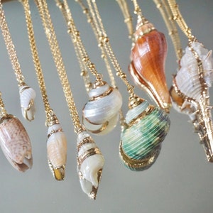 2000s shell sale necklace