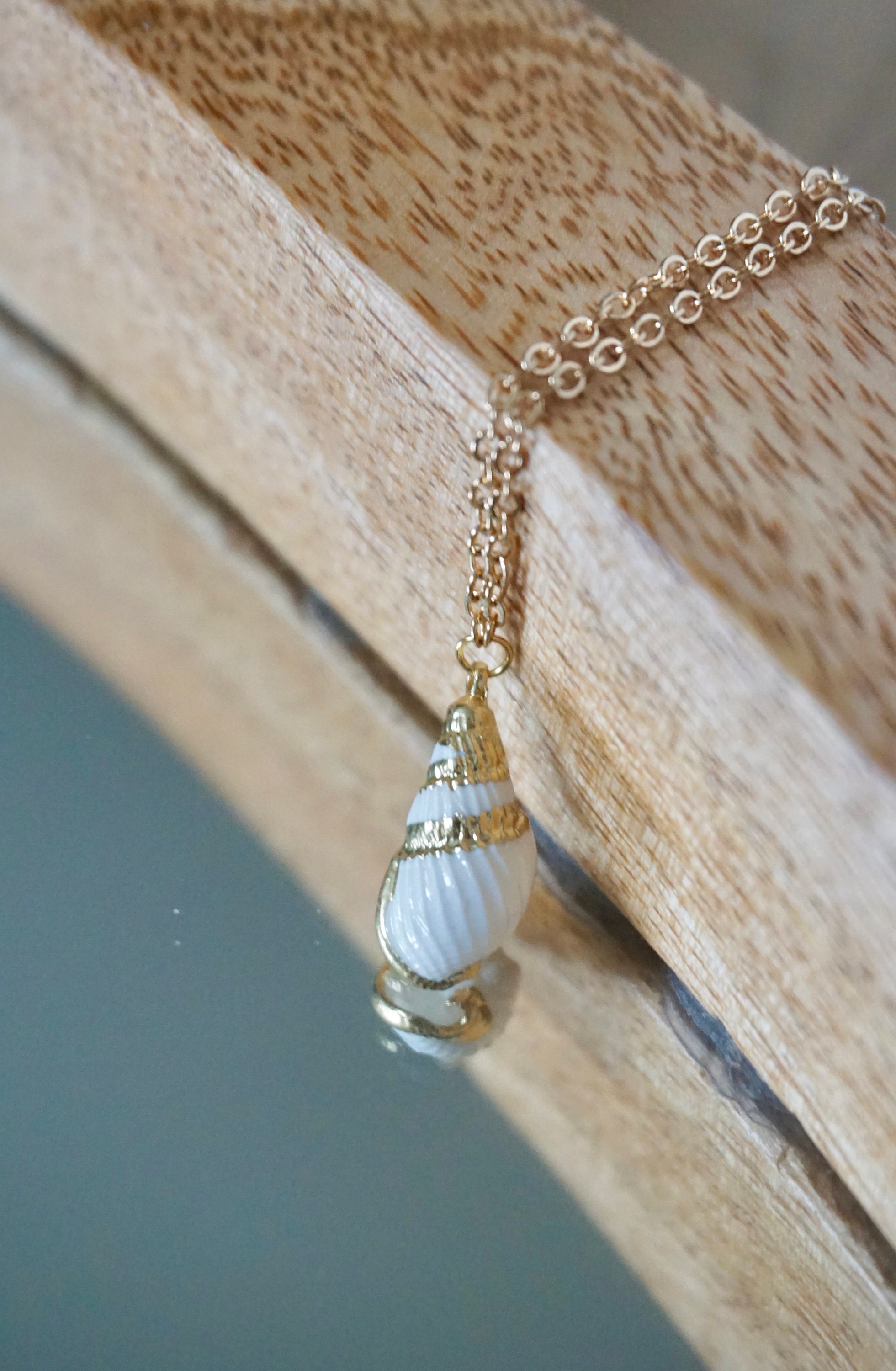 Natural Seashell Necklace, Boho Jewelry, Seashell Pendant Necklace, Cowrie Adjustable Necklace, Beach Wedding, Ocean Jewelry