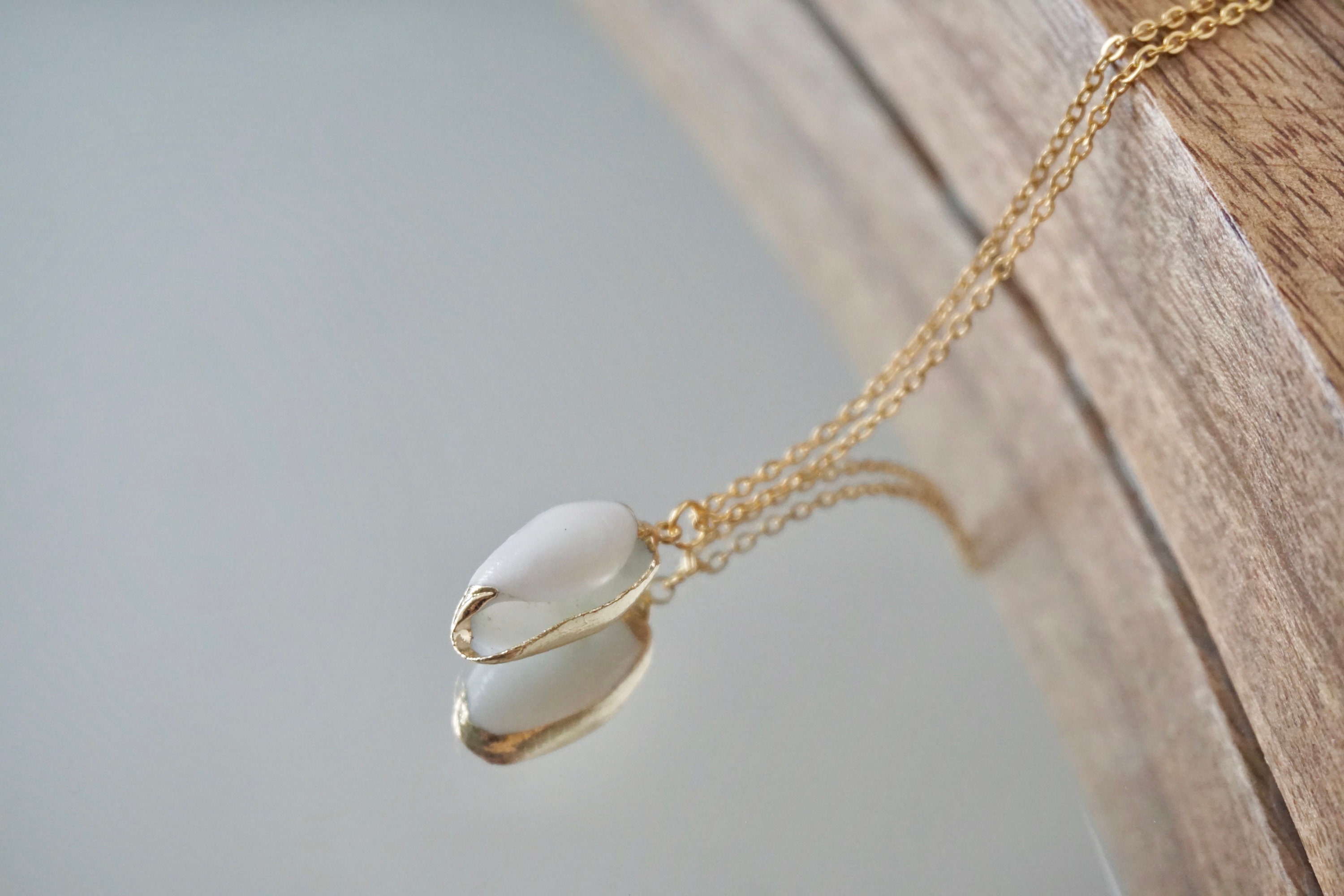 Natural Seashell Necklace, Boho Jewelry, Seashell Pendant Necklace, Cowrie Adjustable Necklace, Beach Wedding, Ocean Jewelry