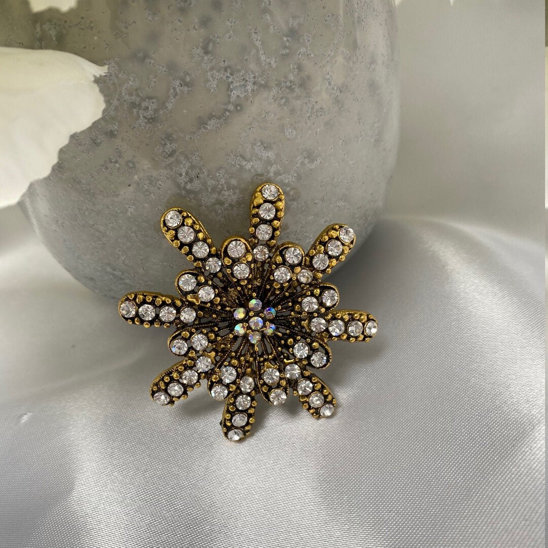 Broche Femme Strass En Forme De Fleur Feuilles - Bijou Décoratif Cristal Et Alliage - Cadeau Élégant Pour Occasions Spéciales - 11