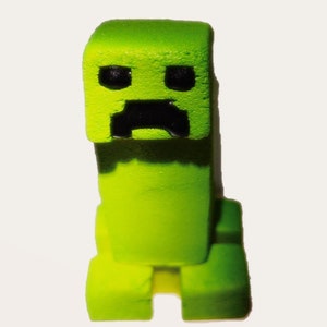 Minecraft Creeper Dirt Blocks Background Edible Cake Topper Image ABPI – A  Birthday Place