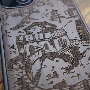 Vermächtnis der Ausdauer: Handgezeichnete chinesische Mauer, Holzhülle für iPhone, Samsung Galaxy und Google Pixel-Handys, personalisierbar
