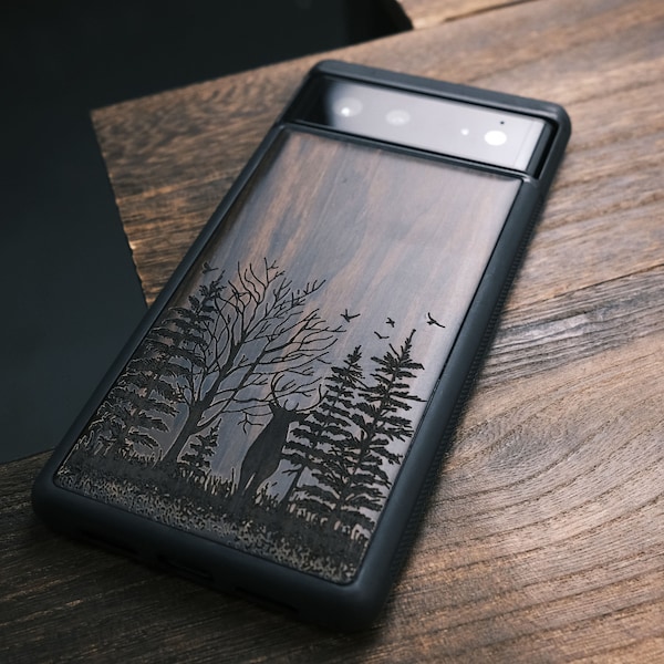 Elk and Woods, houten hoesje voor iPhone, Samsung Galaxy en Google Pixel-telefoons, personaliseerbaar