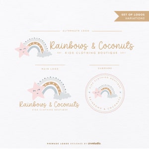 Op de afbeelding: Een set logo-variaties voor de kinderkledingboetiek Rainbows & Coconuts, met een roze ster met een lachend gezicht, een veelkleurige regenboog met kleine sterretjes en hartjes, en grijze wolken, inclusief de merknaam en het submerk.