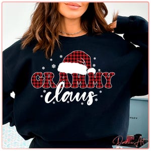 Grammy Claus Noël SVG PNG | Grammy de Noël à carreaux | Fichiers découpés pour les fêtes pour Cricut & Silhouette | Grand-mère festive en téléchargement numérique