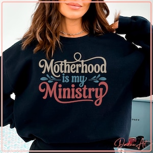 Macierzyństwo to moja posługa SVG PNG | Plik do cięcia chrześcijańskiej mamy | Cytat matki oparty na wierze | Życie religijnej mamy SVG | Inspirująca mama Clipart