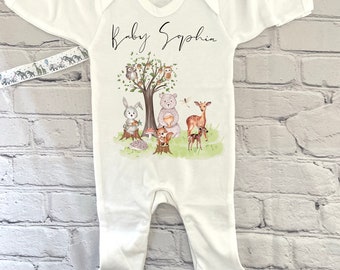 Nuevo traje de sueño para bebés, traje para dormir para bebés personalizado, regalo para un nuevo bebé / niña / bebé, lindo traje para dormir de animales del bosque