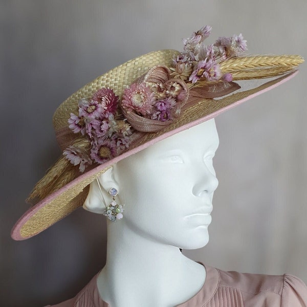 Chapeau femme élégant fait main avec soie abaca et fleurs séchées, chapeau d'invité, chapeau de paille, chapeau d'été, chapeau de mariage, occasions spéciales