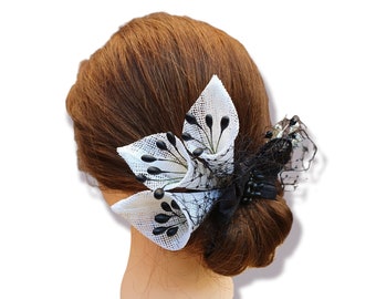Handmade elegant Sinamay hair comb.