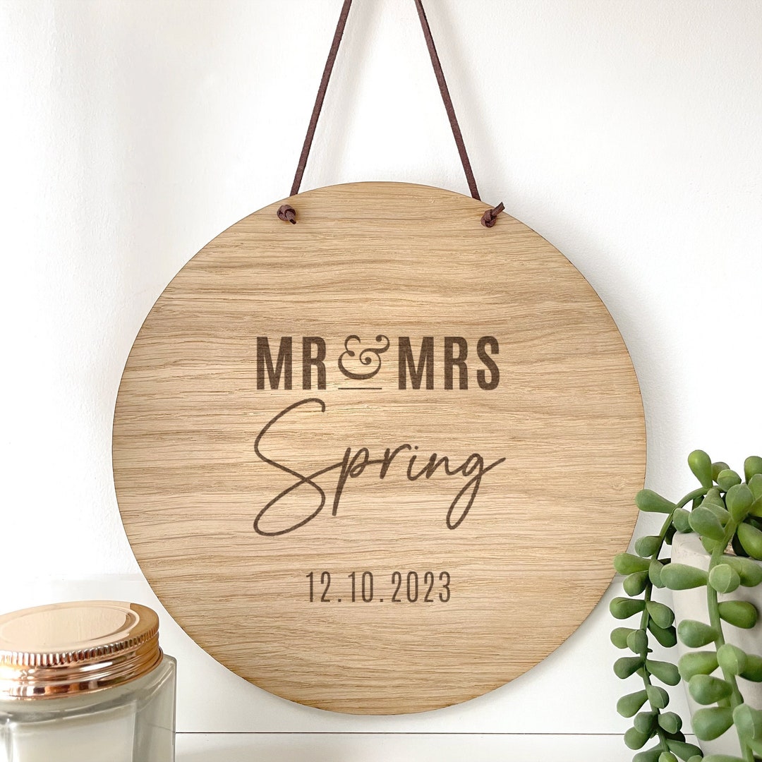 Mr & Mrs Wedding Sign, Personalised Wedding Gift for Couple Bride Groom ...