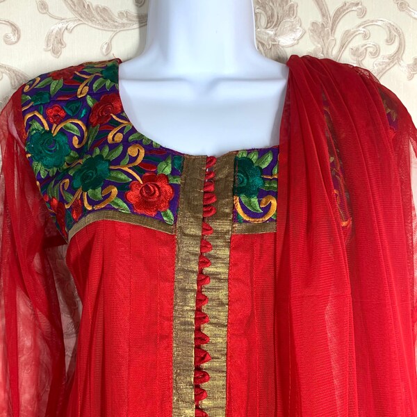 churidar with grand shawl