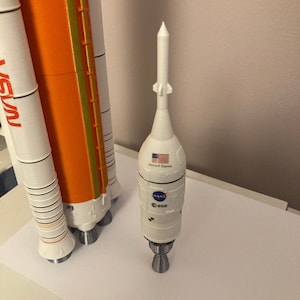 New! NASA SLS Artemis 1 KIT model. Super Quality with updated Decals and base. 1:200 144 100 72 Scale.