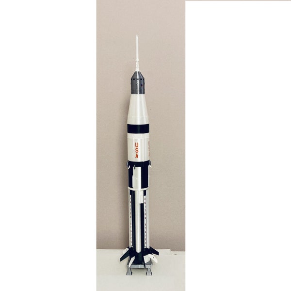 Historisches Nasa Apollo 7 Bausatzmodell. Super Qualität mit Decals. 625mm Maßstab 1:110.