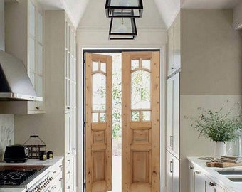 Puerta francesa antigua personalizada: madera rústica y vidrio para exterior e interior.