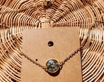 Queen Anne's Lace Circle Wildflower Dainty Necklace