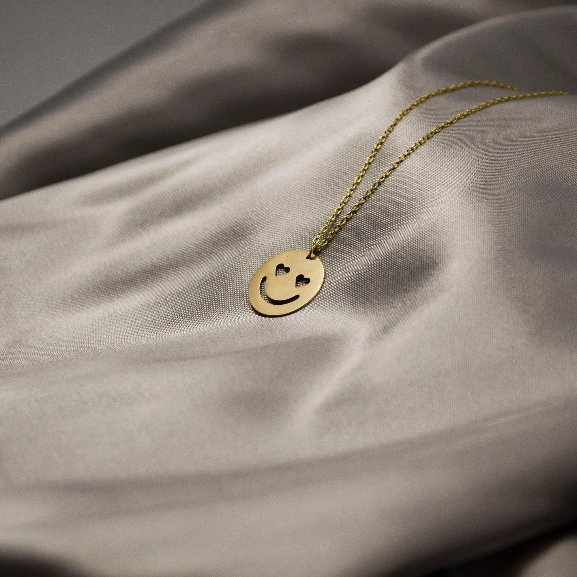 14KGold collar símbolo Emoji collar Emoji joyería Emoji Etsy