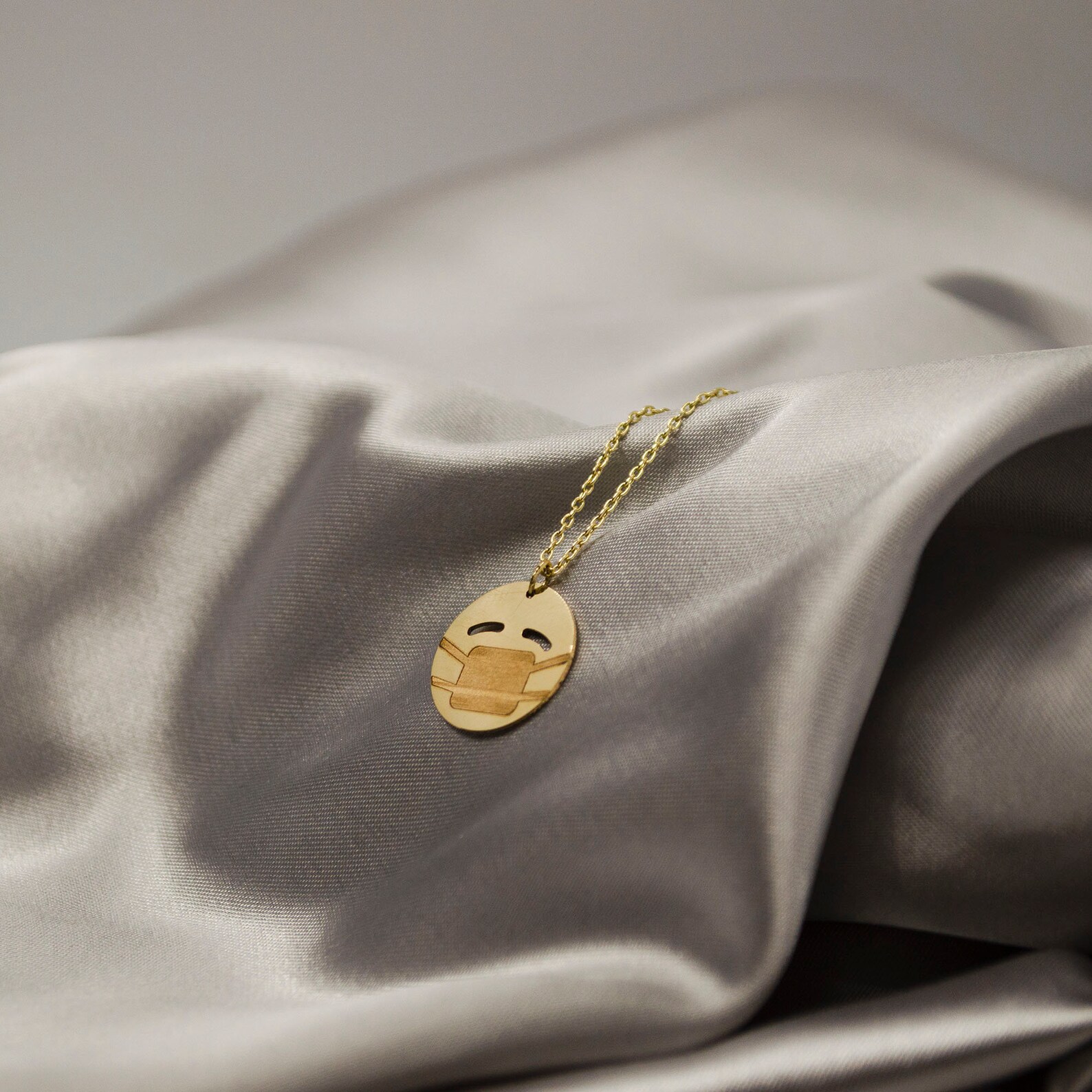 14KGold collar símbolo Emoji collar Emoji joyería Emoji Etsy