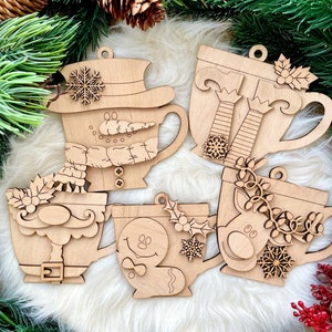 Presente de enfeite de copo de Natal, arquivo SVG de corte a laser para porta-cartões, arquivo SVG a laser, Glowforge, etiqueta de presente svg, enfeites de Natal
