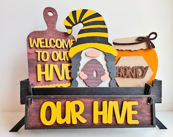 Intercambiable Stend Farmhouse svg, de pie Intercambiable Gnome Bee-Honey, decoración de la granja para láser, Glowforge svg,