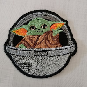Baby Yoda Mandalorian Embroidered Patch  4" Wide X 2-3/4" Tall  Iron O Sew On - Foto 8