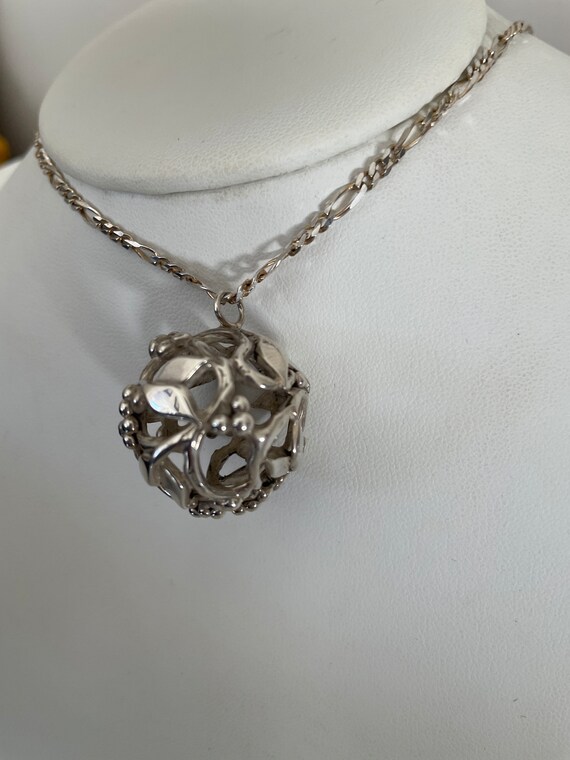 Sterling Silver Vintage Holly Ivy Ball Pendant Ne… - image 9