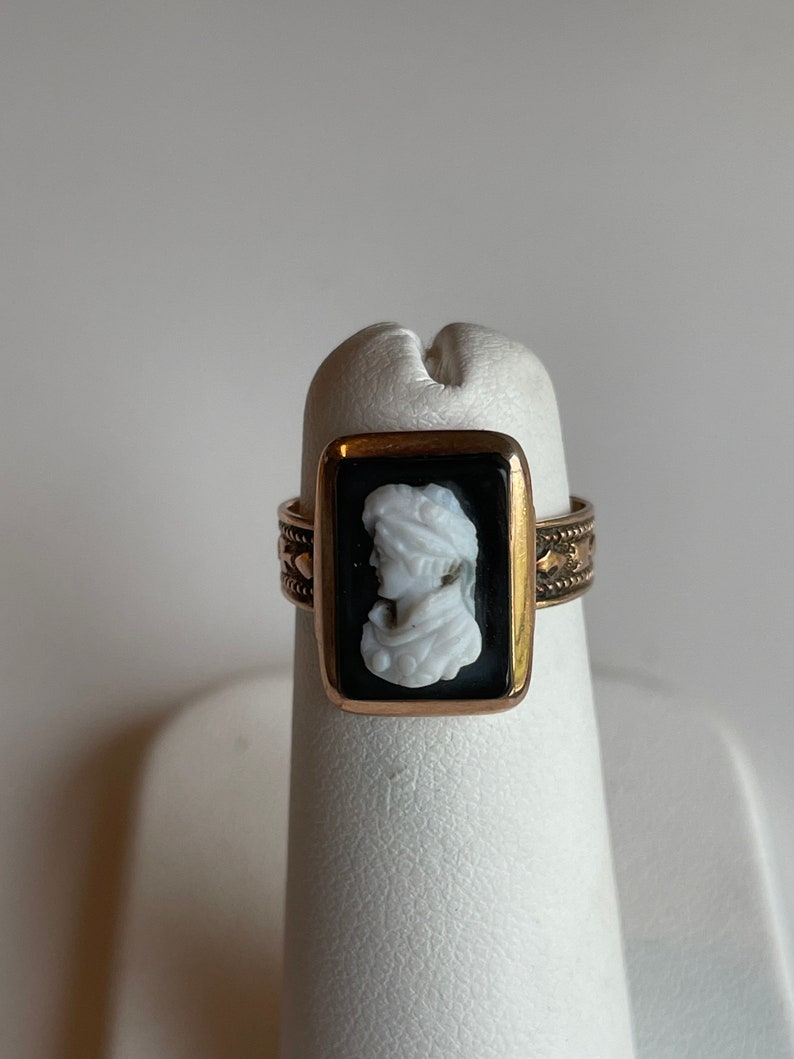 Victorian 10 kt Rose Gold Black Cameo Ring size 4 bild 1
