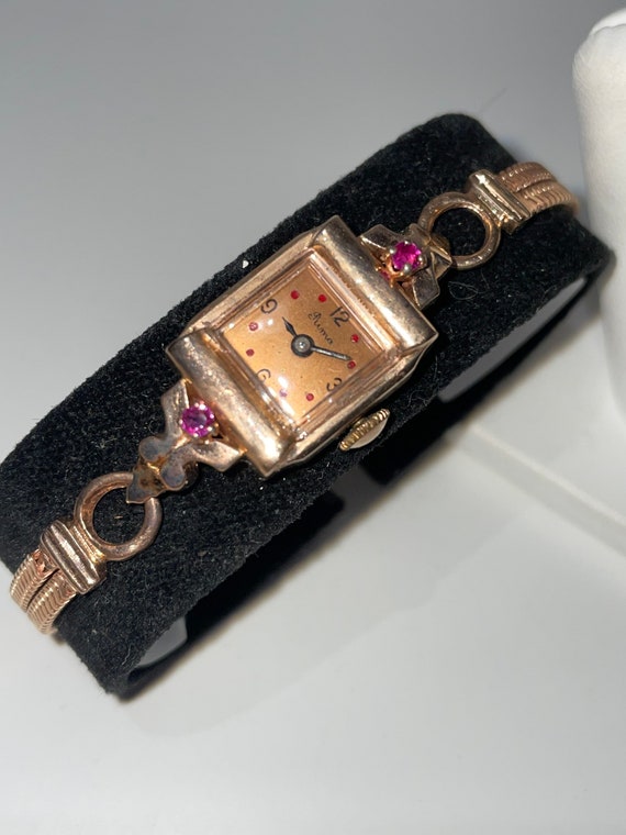 14 Kt Rose Gold Ruby Ladies Vintage Hand Winding Wristwatch